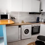 Apartment Confortables - Gare A 5 Min Pied - 20min De La - Terrasse