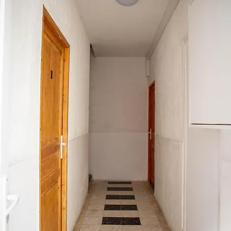 Appartement Confortables - Gare A 5 Min Pied - 20min De La - Terrasse