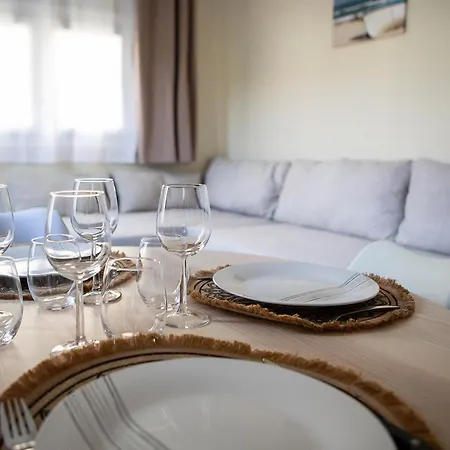 Appartement Confortables - Gare A 5 Min Pied - 20min De La - Terrasse